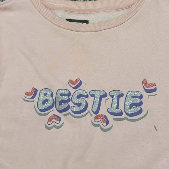 Sweater🩷 - Picture 2 of 3